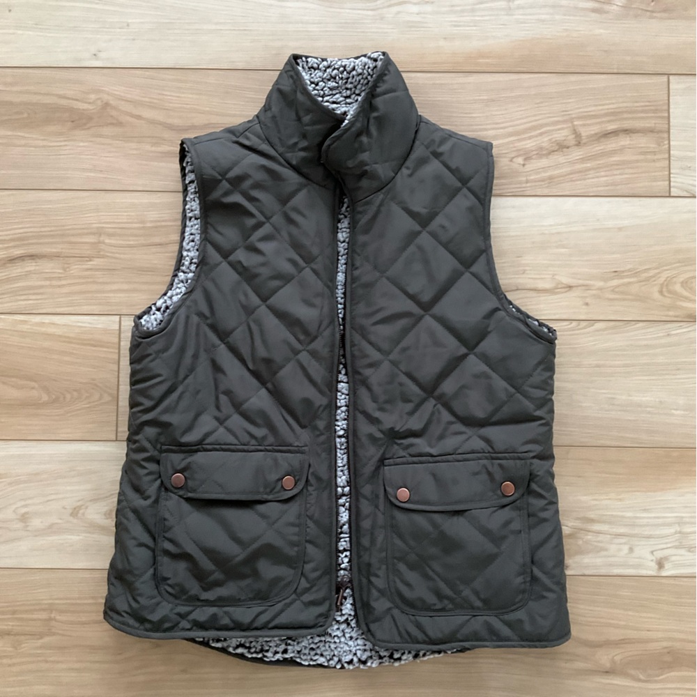 Thread & Supply reversible vest, size M